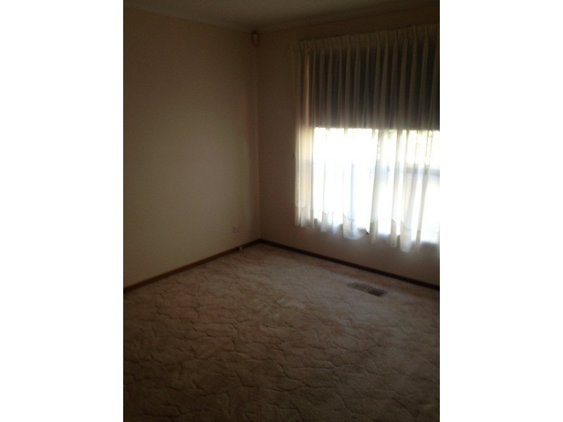 2/25 Acheron Avenue, Reservoir VIC 3073