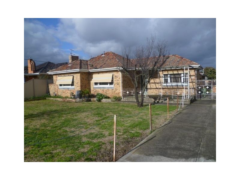 27 Gellibrand Crescent, Reservoir VIC 3073