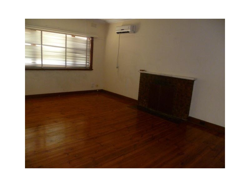 27 Gellibrand Crescent, Reservoir VIC 3073