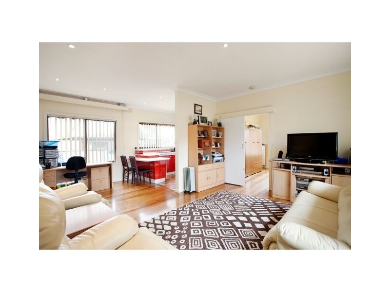 9 Smith Street, Reservoir VIC 3073