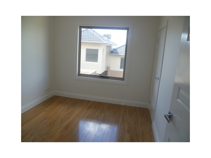 2/4 Ashton Street, Reservoir VIC 3073