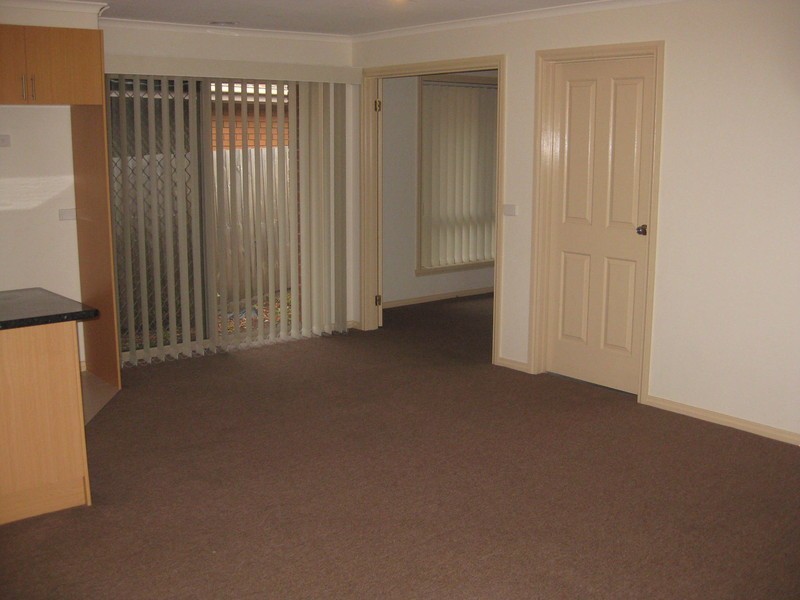 1/40 Scott Grove, Kingsbury VIC 3083