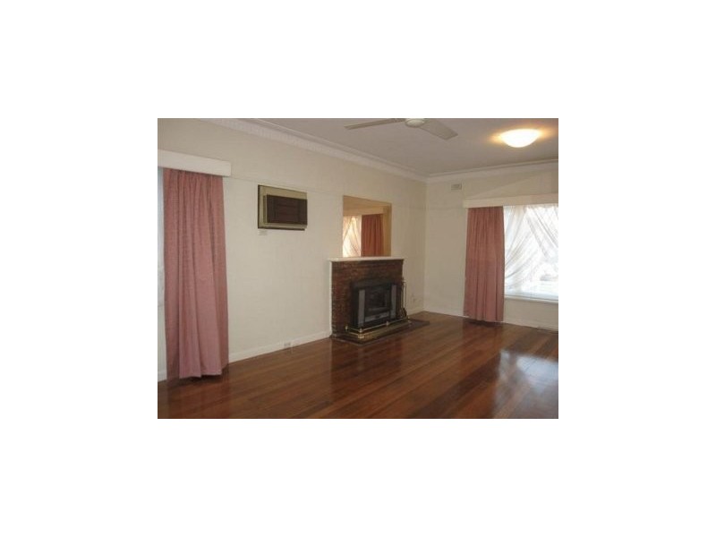 45 Lloyd Avenue, Reservoir VIC 3073