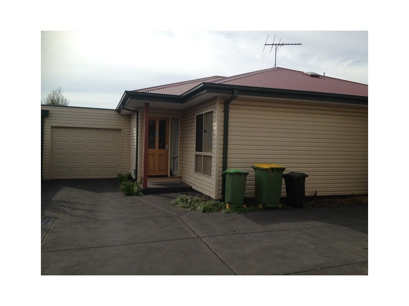 2/46 Liston Avenue, Reservoir VIC 3073