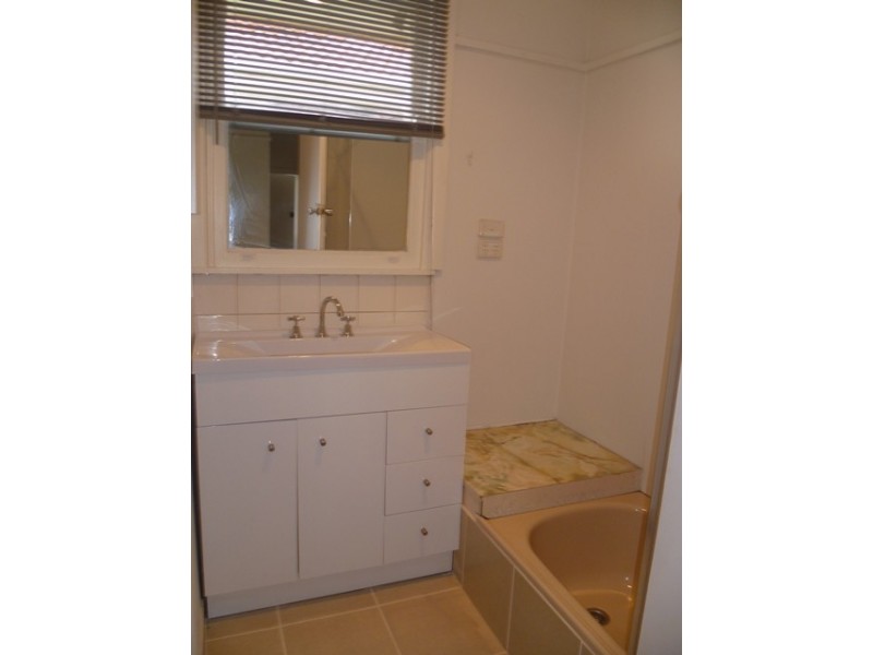 60 Winter Crescent, Reservoir VIC 3073
