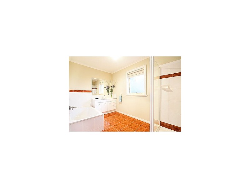 2/109 Hickford Street, Reservoir VIC 3073