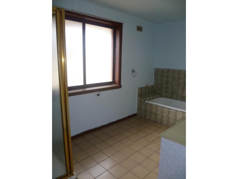 2 Carson Street, Reservoir VIC 3073