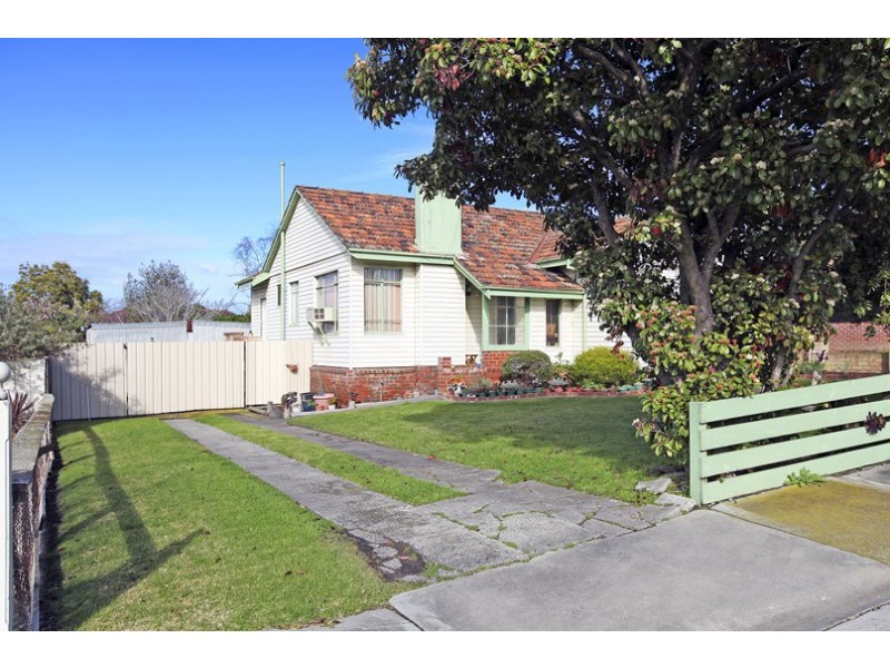 17 and Rear 17 Steane Street, Reservoir VIC 3073