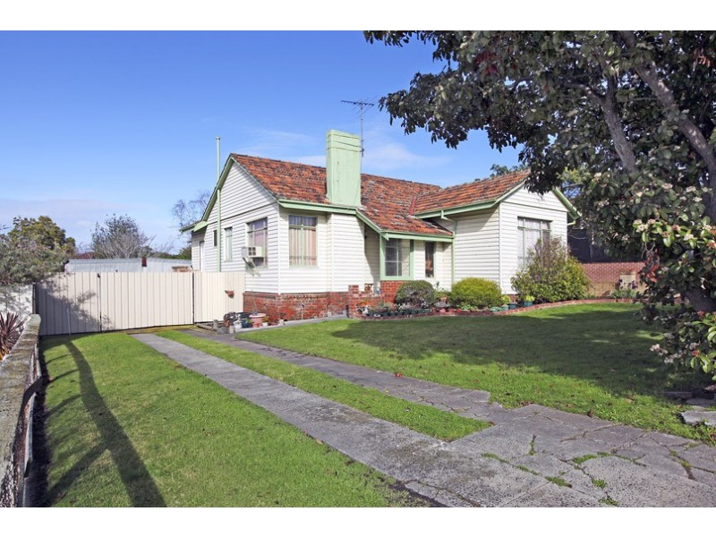 17 and Rear 17 Steane Street, Reservoir VIC 3073