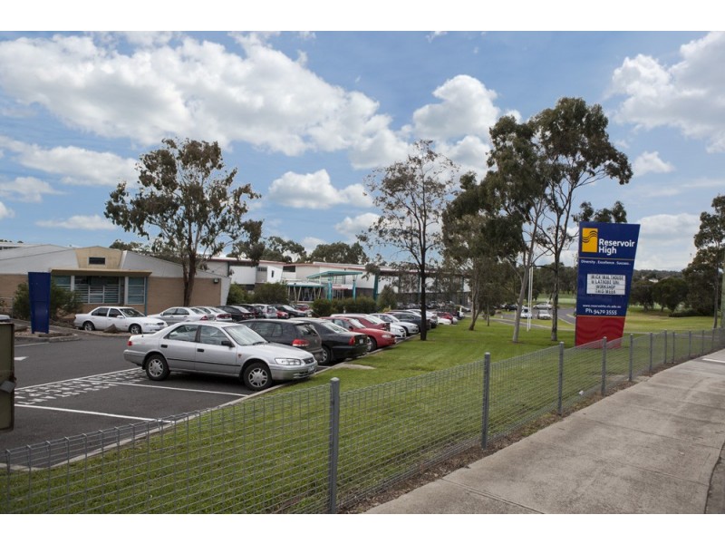 17 and Rear 17 Steane Street, Reservoir VIC 3073