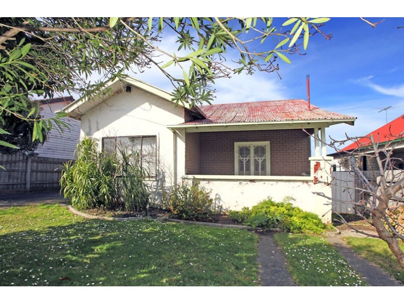 12 Arlington Street, Reservoir VIC 3073