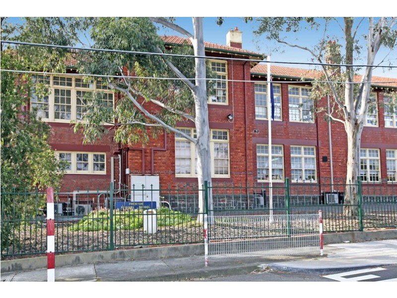 12 Arlington Street, Reservoir VIC 3073