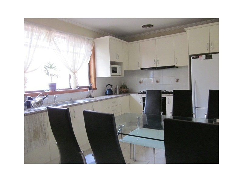 34 Dundee Street, Reservoir VIC 3073