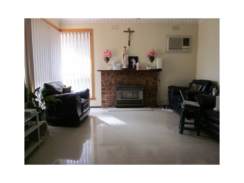 34 Dundee Street, Reservoir VIC 3073