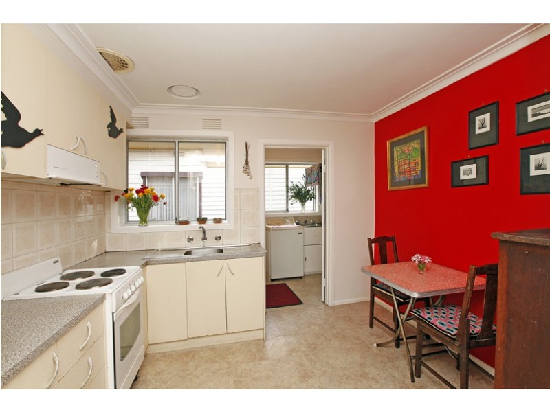 2/13 Kitchener Grove, Preston VIC 3072