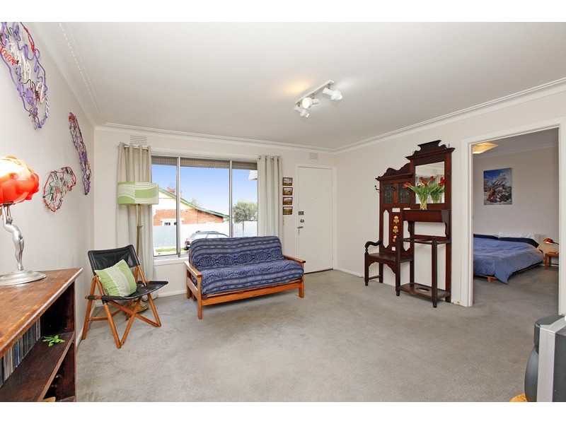 2/13 Kitchener Grove, Preston VIC 3072