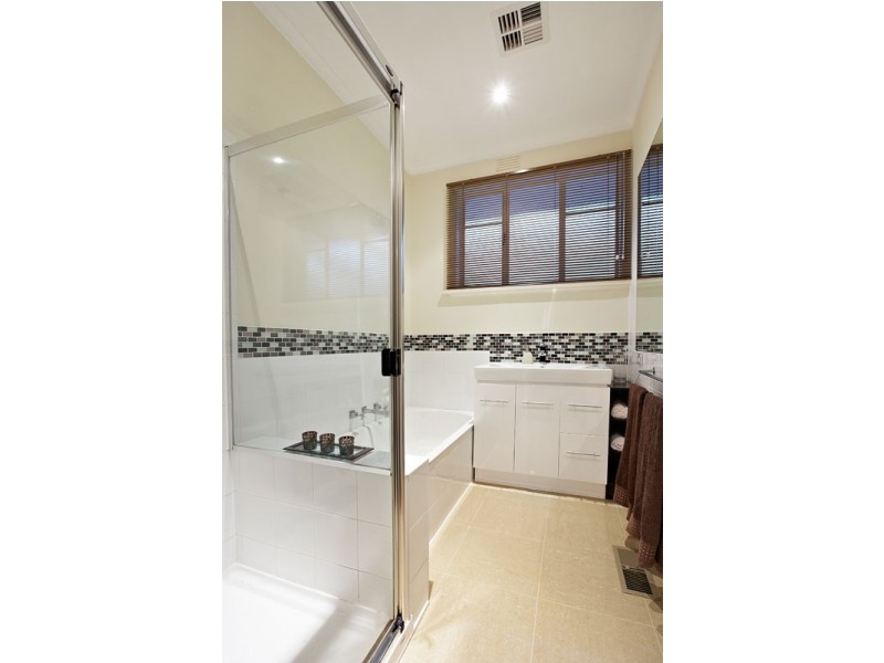 1/5 Pickett Street, Reservoir VIC 3073