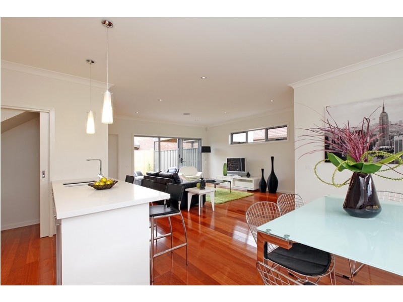 2/42 Dundee Street, Reservoir VIC 3073