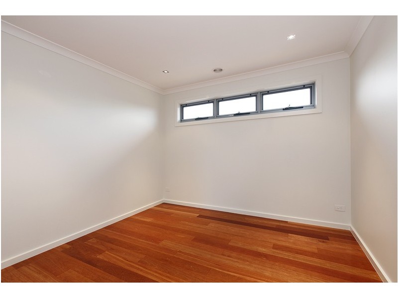 2/42 Dundee Street, Reservoir VIC 3073