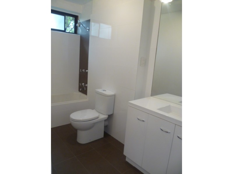 4/30 Robb Street, Reservoir VIC 3073