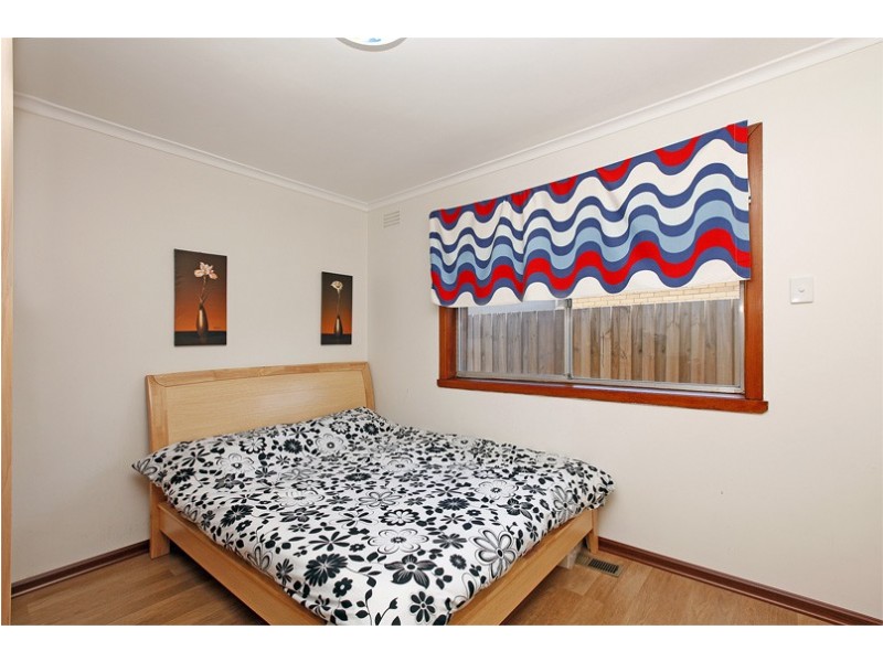21 Merrilands Road, Reservoir VIC 3073
