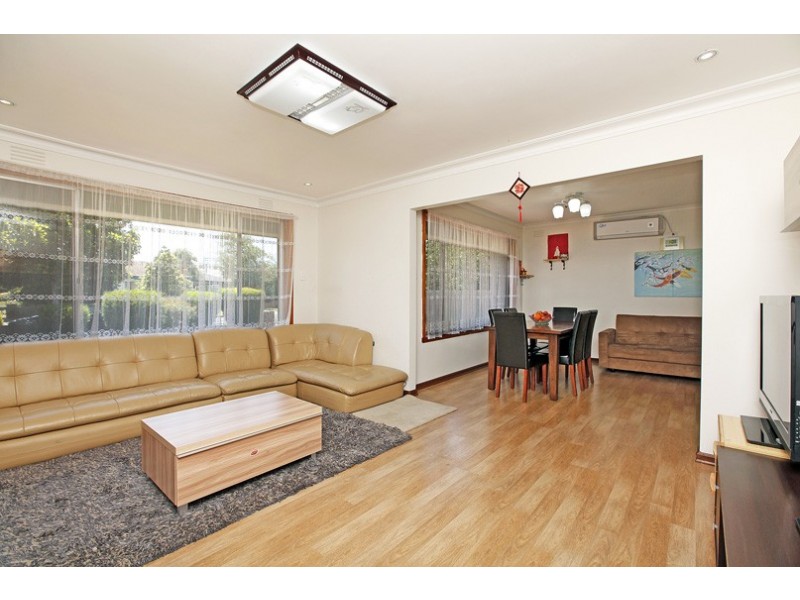 21 Merrilands Road, Reservoir VIC 3073