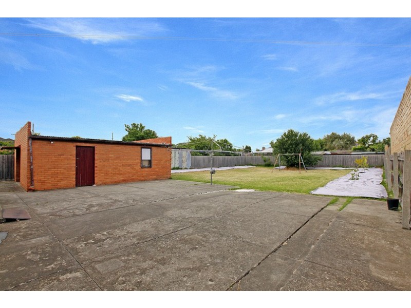 21 Merrilands Road, Reservoir VIC 3073