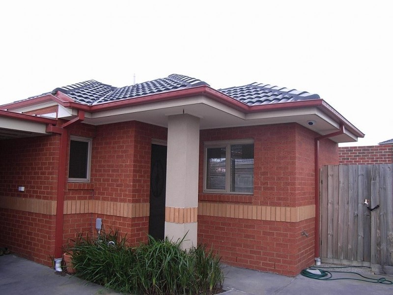 4/6 Smith Street, Reservoir VIC 3073