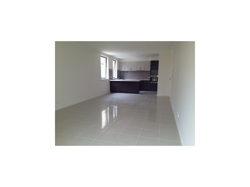 110/5 Wardens Walk, Coburg VIC 3058