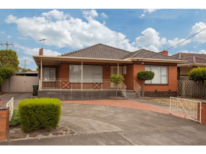 18 Hughes Parade, Reservoir VIC 3073