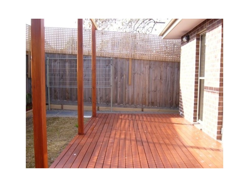 8A Shakespeare Avenue, Preston VIC 3072