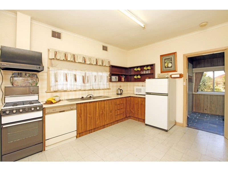 5 Isla Avenue, Glenroy VIC 3046