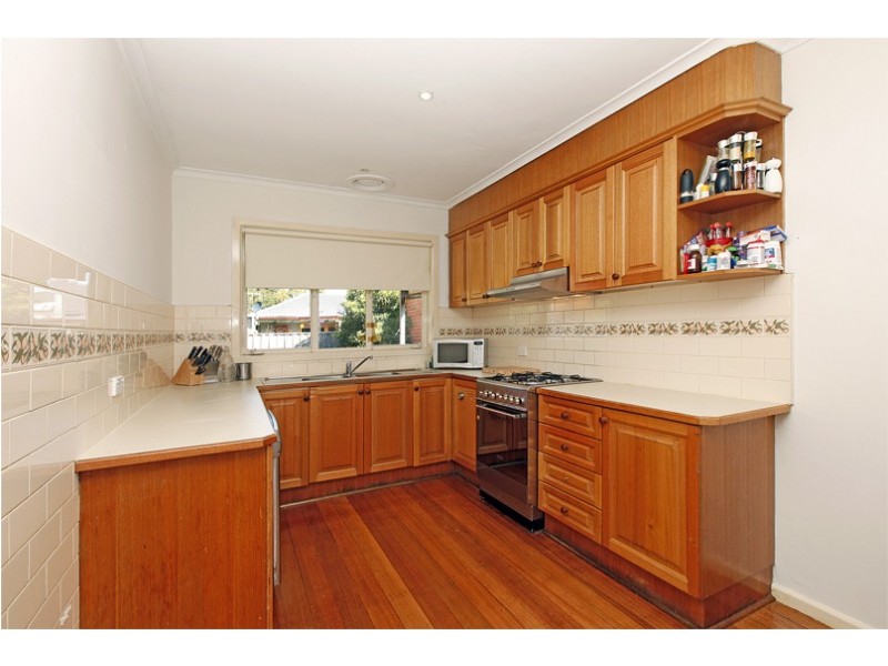 4 Elizabeth Court, Reservoir VIC 3073