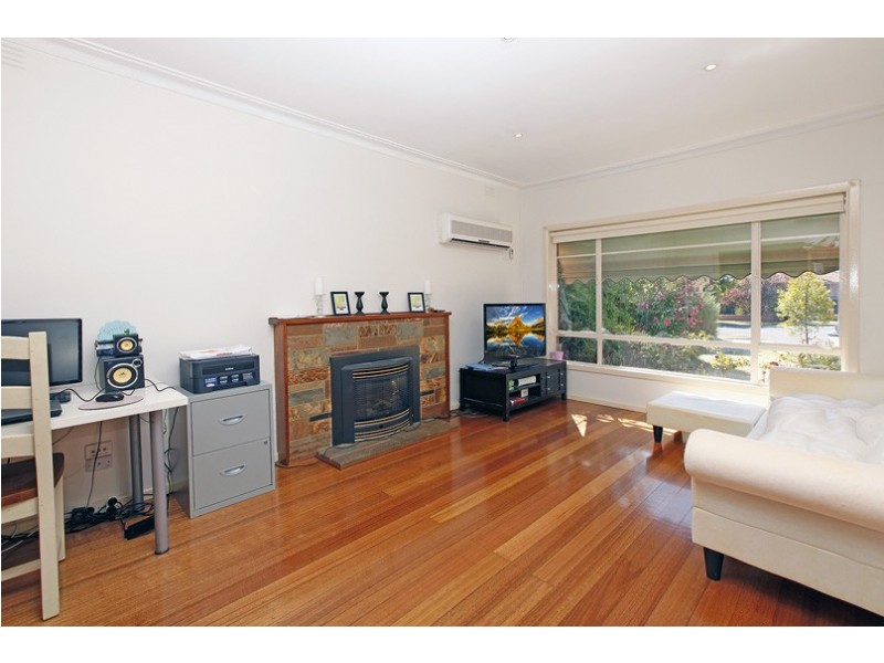 4 Elizabeth Court, Reservoir VIC 3073