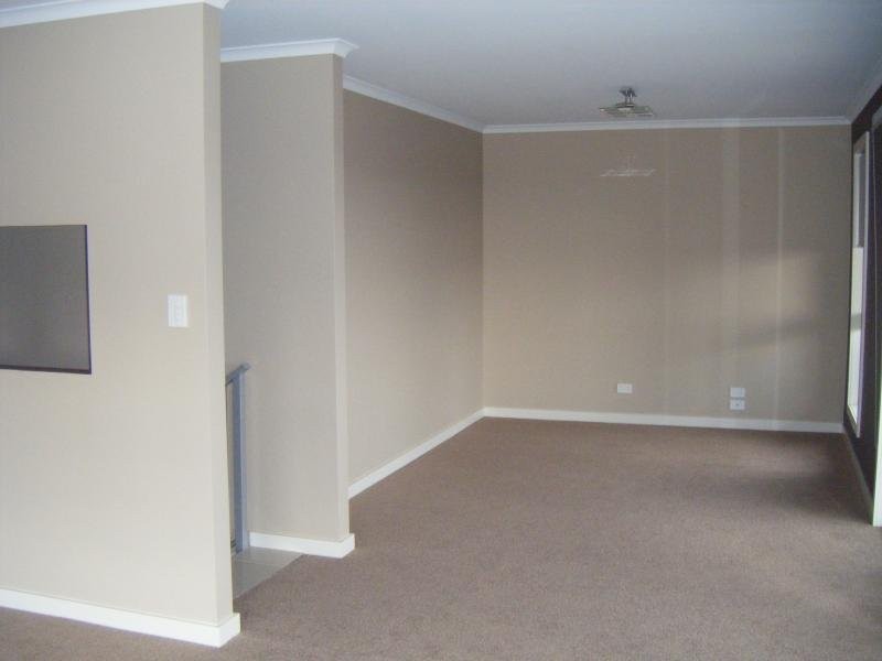 1/7 Sarinda Place, Newnham TAS 7248