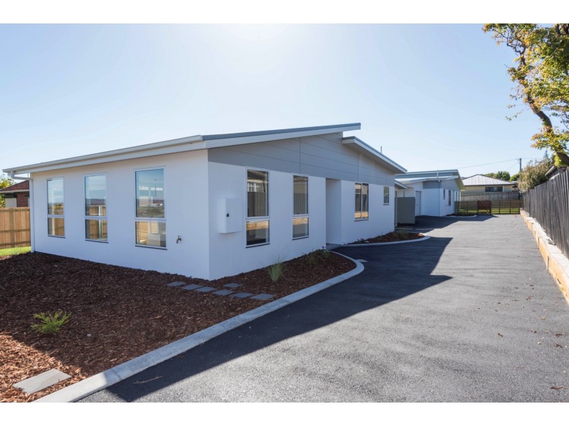 2/108 Alanvale Road, Newnham TAS 7248