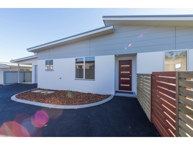 2/108 Alanvale Road, Newnham TAS 7248