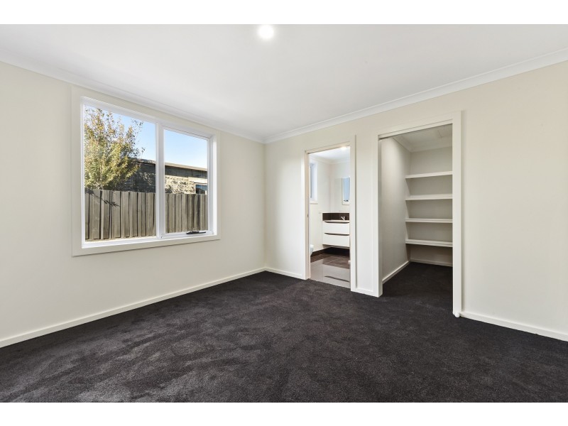 2/108 Alanvale Road, Newnham TAS 7248