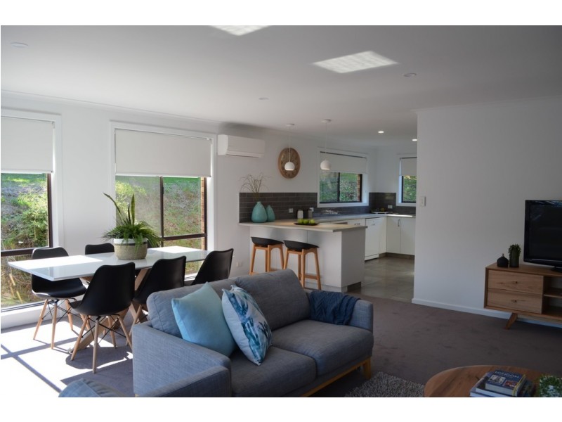 8 Glencoe Avenue, Trevallyn TAS 7250