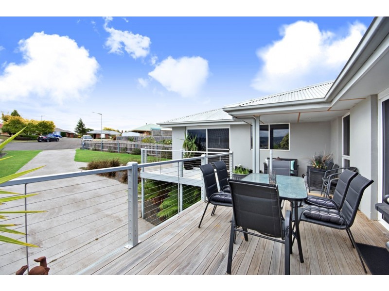 5 Campbell Smith Court, Newnham TAS 7248