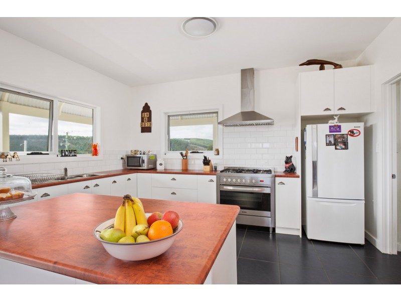 100 Browns Road, Lilydale TAS 7268