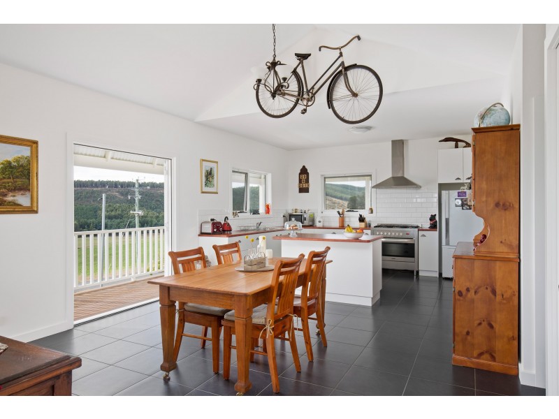 100 Browns Road, Lilydale TAS 7268