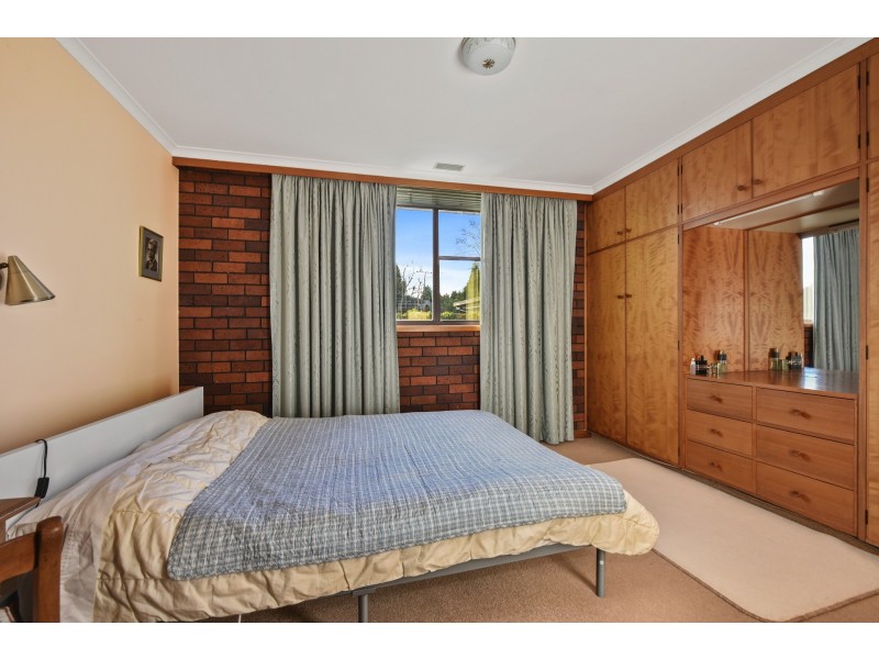2/6 Kensington Gardens, Norwood TAS 7250