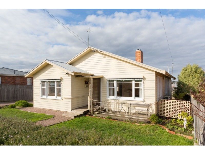 4 Hardinge Avenue, Newnham TAS 7248