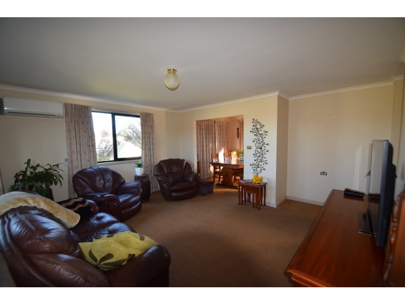 2 Wintercole Court, Newnham TAS 7248