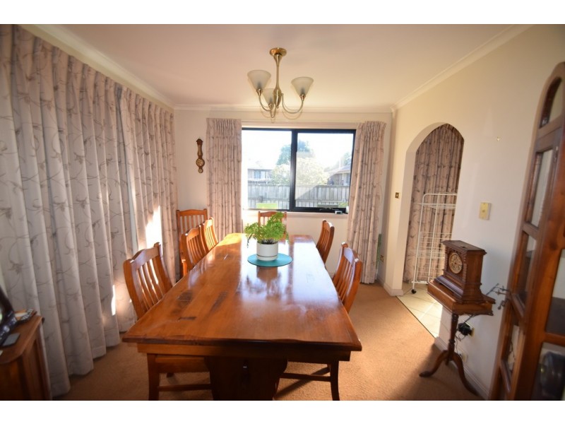 2 Wintercole Court, Newnham TAS 7248