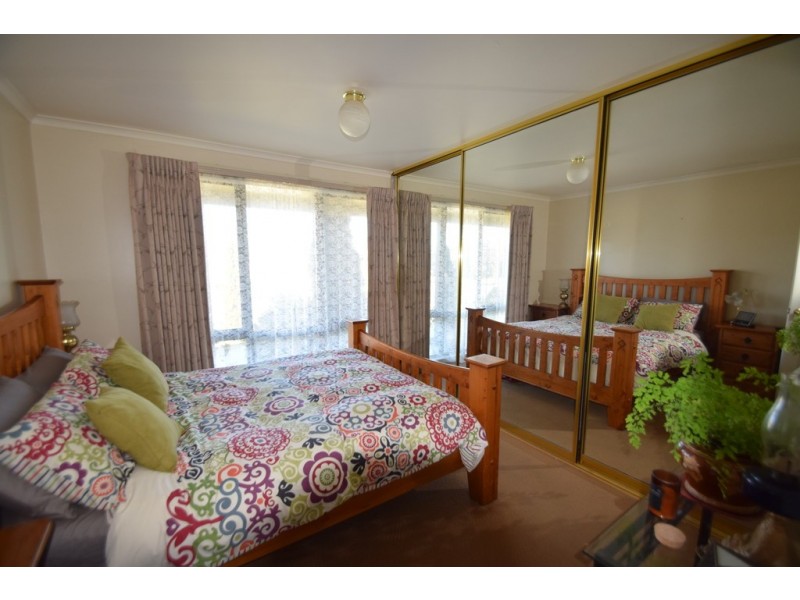 2 Wintercole Court, Newnham TAS 7248