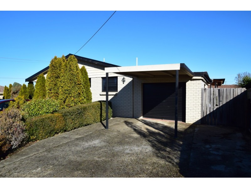 2 Wintercole Court, Newnham TAS 7248