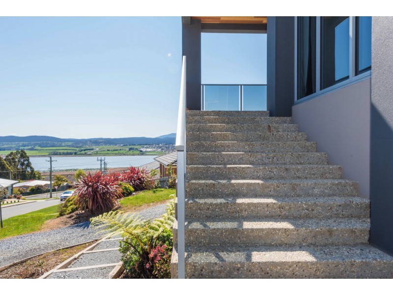 3 Carries Close, Riverside TAS 7250