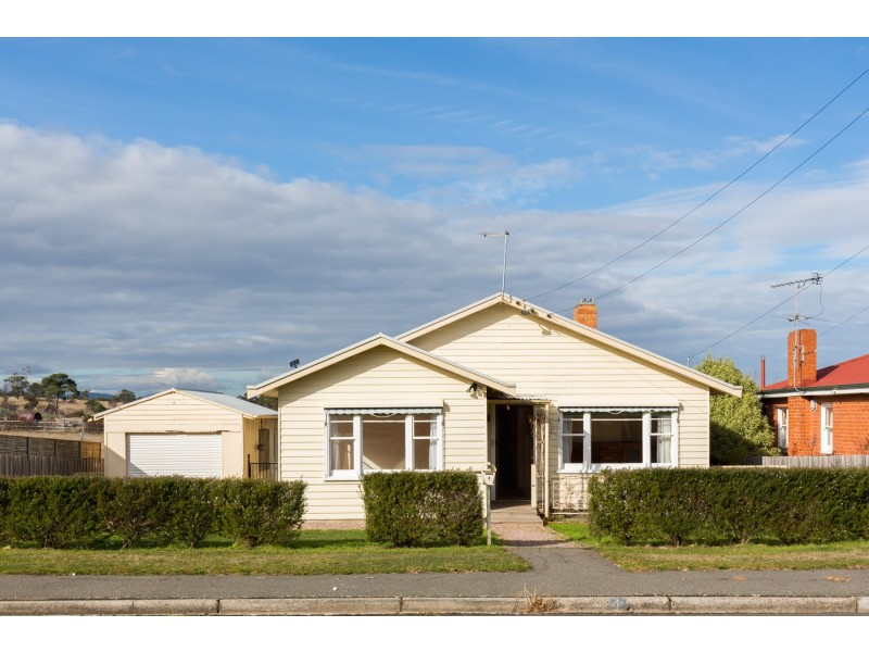 4 Hardinge Avenue, Newnham TAS 7248